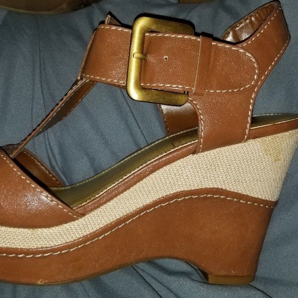 Tan Summer Wedge Sandals - Picture 3 of 5